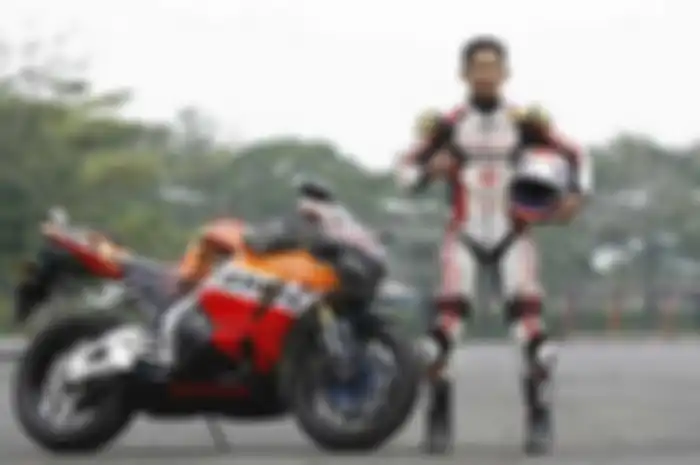 M. Fadli Pakai Honda CBR600R Di Sentul