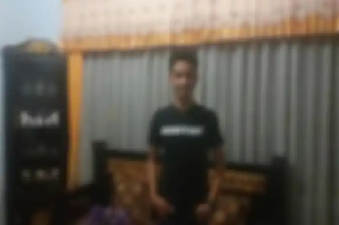Andi Gilang saat berada di rumahnya di Bulukumba, Sulawesi Selatan