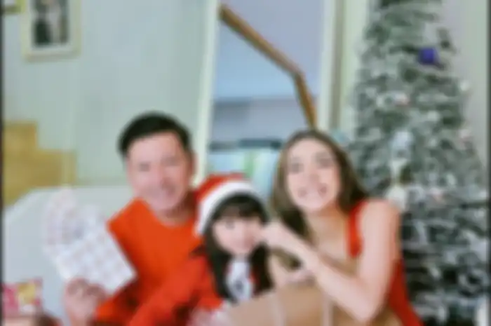 Foto Gisel rayakan Natal bareng Gading Marten dan Gempi di akhir tahun 2020.