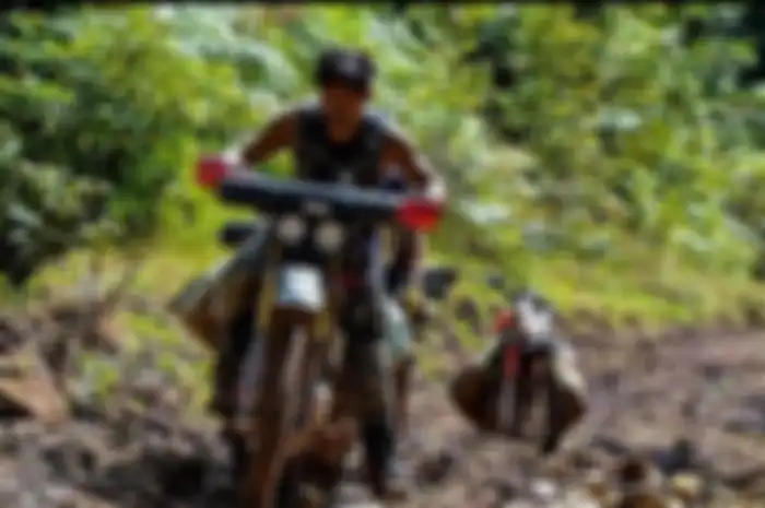 Mencekam, artis Ibnu Jamil mengaku pernah tersesat saat naik motor trail di dalam hutan Kalimantan Utara.