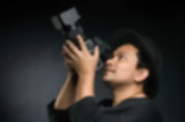Tompi, penyanyi yang punya hobi fotografi. Dokter kecantikan ini belum pernah mengunggah foto Gisel di Instagram pribadinya.