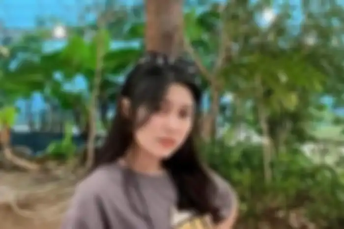Foto Amelia Mustika Ratu, korban pembunuhan di Subang, Jawa Barat bergaya di mobil tempat menyimpan jasadnya.