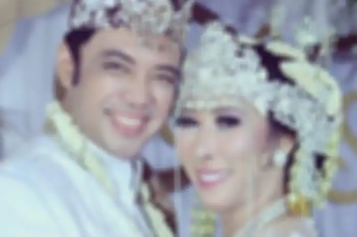  Sandy Tumiwa dan Henny Mona