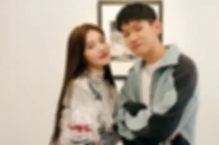 Joy dan Crush berpacaran