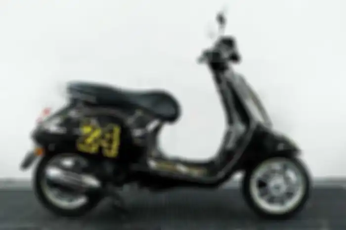 Mendiang Kobe Bryant ulang tahun ke-43, ternyata pernah dirilis Vespa Primavera Edisi Kobe Bryant