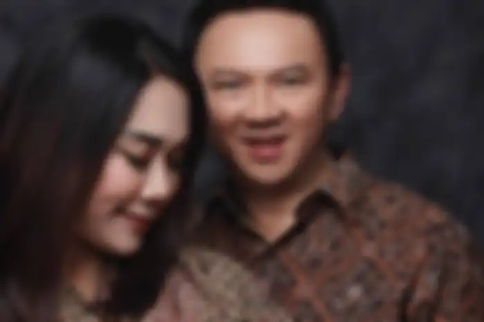 Ahok dan Puput Nasititi Devi saat menyambut kelahiran anak pertama mereka.