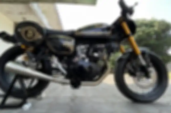 Unik nih, motor Kawasaki W175 dimodifikasi dengan konsep ala-ala bitcoin yang pertama kali di Indonesia.