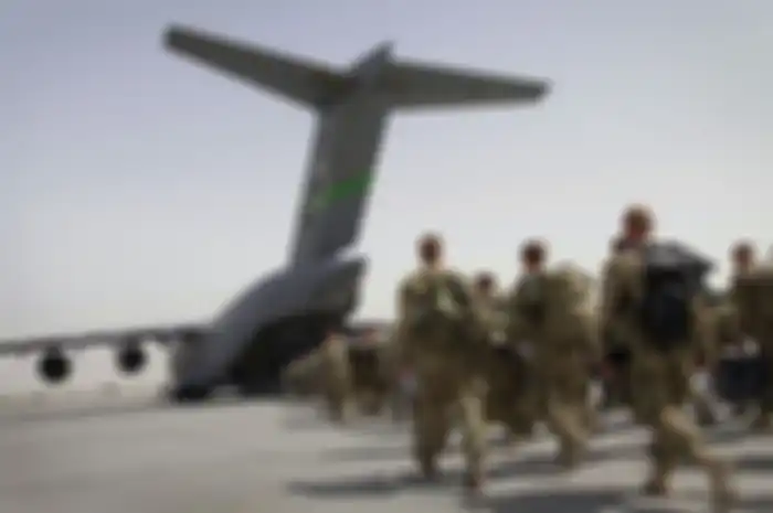 Tentara Amerika terakhir meninggalkan Afghanistan.