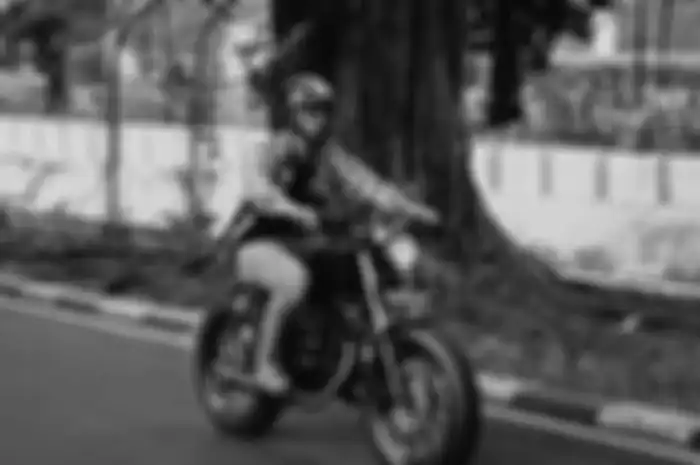 Pose mesra bareng Amanda Manopo bikin netizen heboh, ternyata Arya Saloka diam-diam hobi motor bro.
