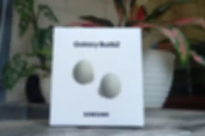 Unboxing Samsung Galaxy Buds2.