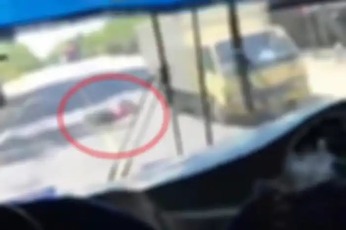 Kecelakaan maut pemotor diseruduk bus