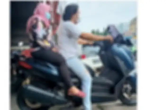 Ngangkang Nih Cewek Saat Dibonceng Naik Kakaknya Yamaha NMAX, Ini Alasannya