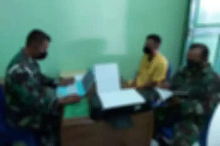 Foto tampang 6 anggota TNI AD diduga terlibat penganiayaan yang menewaskan Prada Candra Gerson Kumaralo viral. 