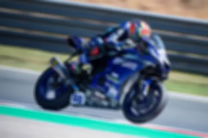Pembalap Indonesia Galang Hendra Pratama alami crash di WorldSSP Prancis 2021, jangan kelewatan Race 2 digelar sore ini.