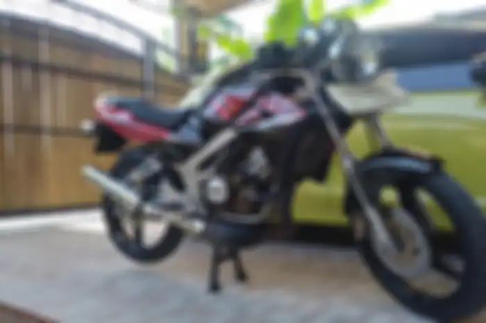 Motor 2-tak ini bikin heboh grup Kawasaki Ninja R 150.