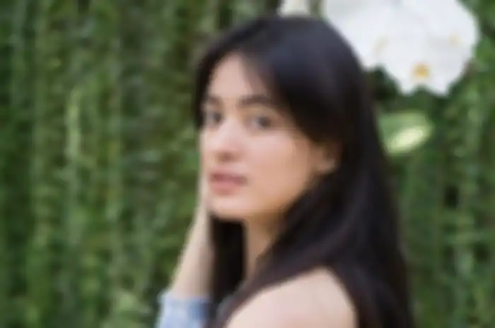 Artis cantik Mawar De Jongh pernah jadi debt collector andalan.