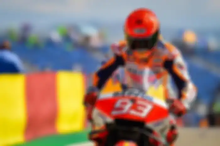 Bikers kepo, kenapa spion motor enggak dipasang di motor balap seperti MotoGP ya?