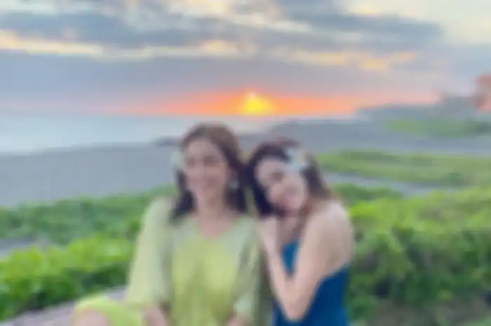 Foto Gisel menikmati sunset bareng Jedar diserbu netizen. Foto ini diunggah pada pertengahan Agustus 2020. 