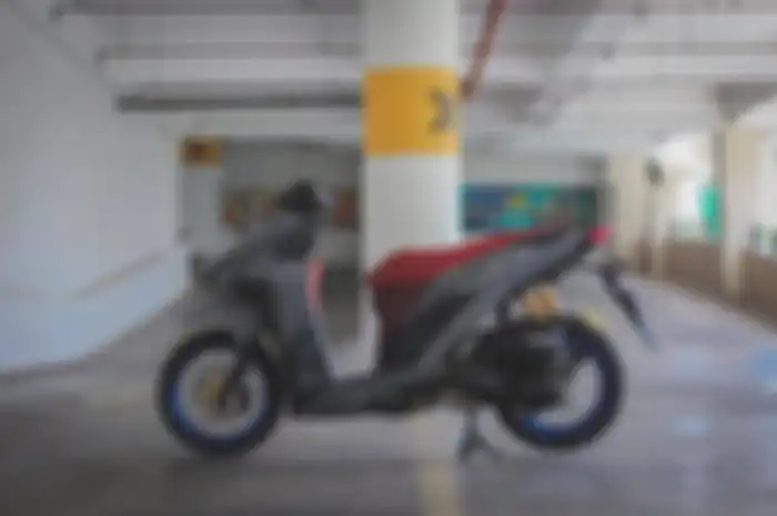 Modifikasi Honda Vario 150, disiram warna elegan plus pelek jari-jari menawan.