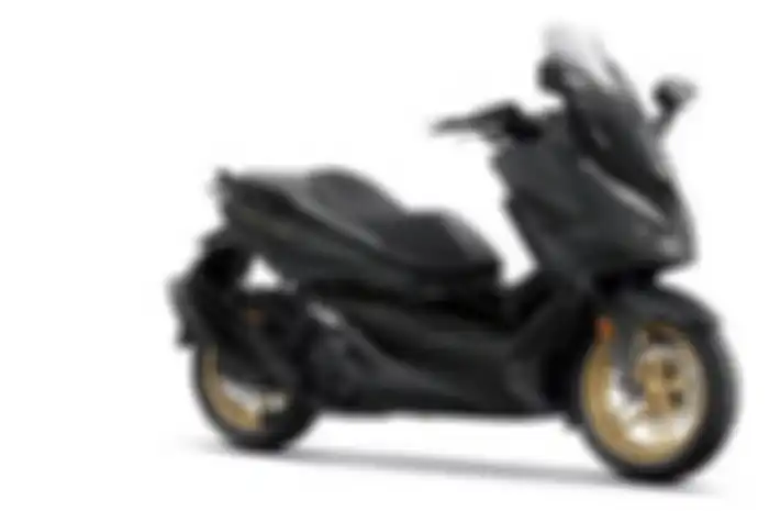 Honda Forza 350 terbaru meluncur. Kakak Honda PCX dengan mesin besar dan fitur canggih.