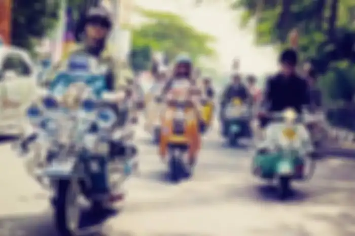 Vespa untuk acara Mods Mayday pakai spion dan lampu banyak, ternyata begini sejarah asal-usulnya.