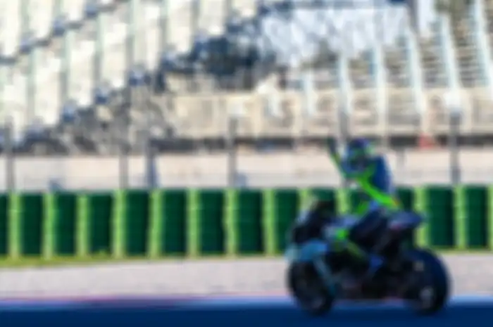 Setelah pensiun dari MotoGP, pembalap tim Petronas Yamaha SRT, Valentino Rossi tertarik menjadi test rider?
