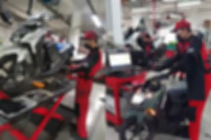 Ilustrasi servis motor Yamaha. Ada paket servis motor buat perjalanan jauh lebaran, diskonnya lumayan.