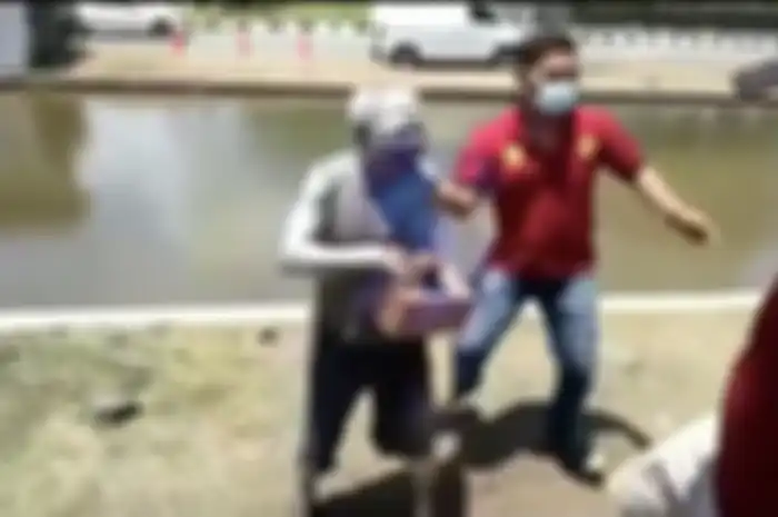 Foto pensiunan polisi jadi manusia bikin syok netizen. Tak sedikit dari mereka yang memention Gubernur Jawa Tengah Ganjar Pranowo.