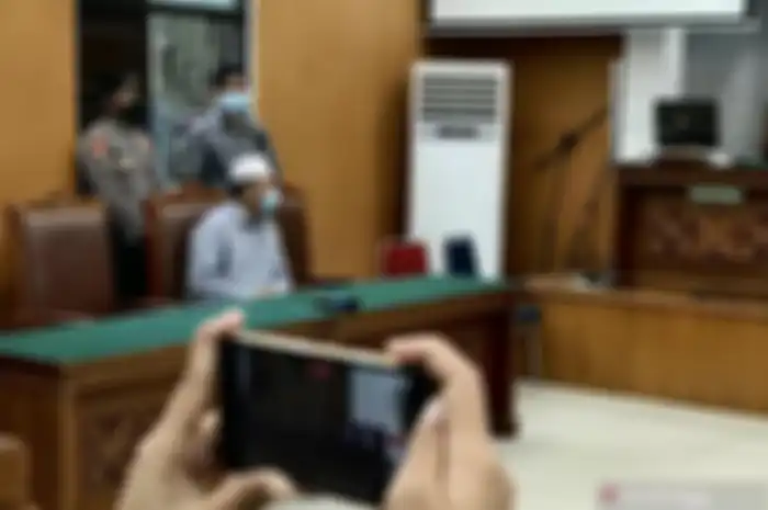 Foto Yahya Waloni minta maaf ke kaum Nasrani ramai dibahas.