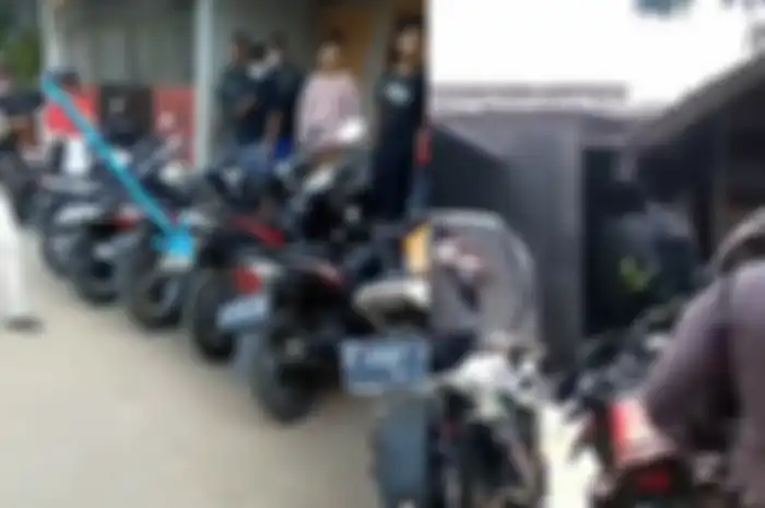 Akhirnya sindikat maling motor di Bekasi berhasil ditangkap, 25 unit motor diamankan, coba cek siapa tahu ada motor brother.
