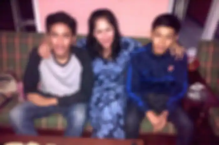 Foto anak istri muda Yosef Hidayah ikut balapan motor ramai dibahas. Anak pertama Mimin Mintarsih disebut anggota geng motor.