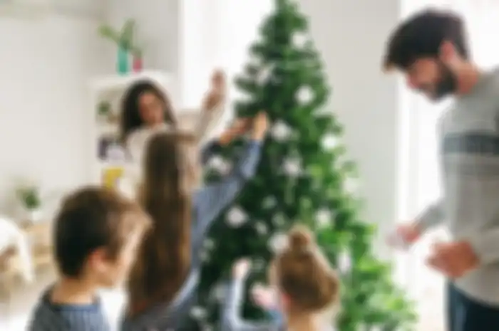 Tips menghias pohon natal