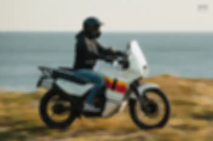 Modifikasi Honda XL600V Transalp, kombinasi aura retro dan adventure jadi andalan.