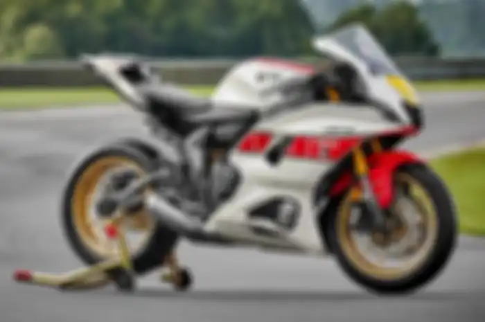 Moge kakak Yamaha R15 V4 dapat livery spesial 60th Anniversary, segini harganya.