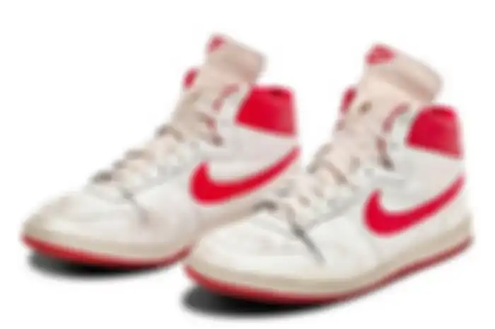 Geger, harga sepatu Nike Michael Jordan pertama setara ribuan unit motor matic Honda BeAT.