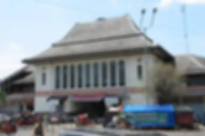 Pasar Gedhe yang berlokasi di Kota Solo. Sebenarnya apa sih perbedaan antara Solo dengan Surakarta?