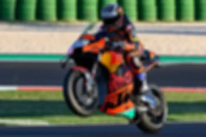 Bos KTM, Pit Beirer bilang pembalap MotoGP yang nikahi adik sendiri, Miguel Oliveira sedang terpuruk.