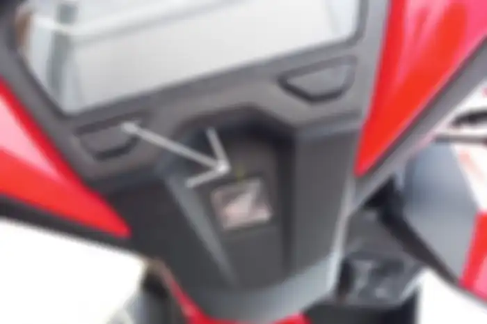 Coretan di bodi motor baru