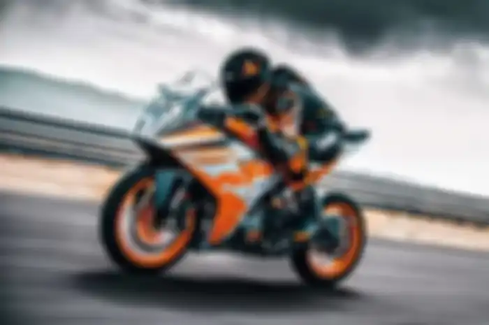Motor baru KTM RC200 meluncur siap jegal Yamaha R15 dan Honda CBR150R, harga cuma segini bro.