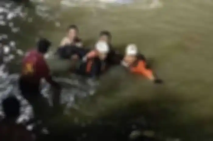 Foto jenazah korban susur sungai di Ciamis sudah menyebar di media sosial, siswa MTs Harapan Baru yang selamat mengungkap fakta mengejutkan.