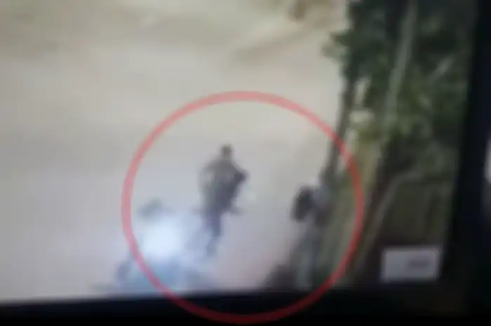 Video pemotor dibegal namun selamat dan motor aman, ternyata cara lolosnya begini brother.