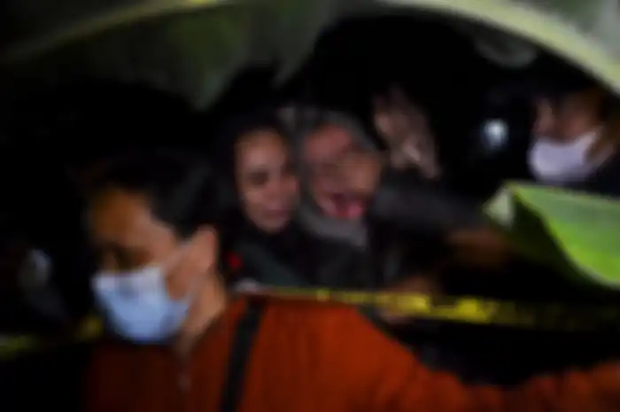 Istri Ridwan Kamil, Atalia Praratya mengunggah foto jenazah yang ditemukan di sungai melalui akun media sosial. 