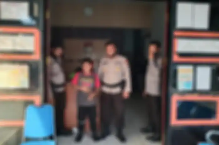 Foto tampang Kapolsek Parigi Iptu IGDN yang dicopot sengaja disebarkan di media sosial. Nomor telepon Kapolsek Parigi juga dicantumkan.