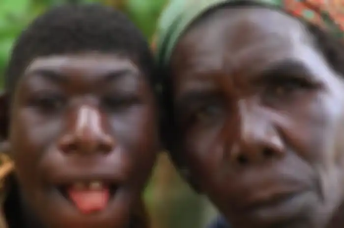 Zanziman Ellie dan ibunya.