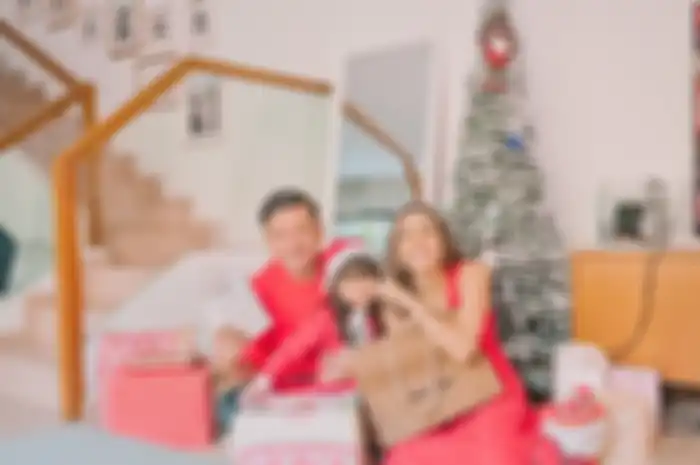 Gisel memamerkan foto merayakan Natal bareng Gading Marten yang tampak membuat Gempi bahagia. Rupanya, ada cerita di balik foto itu.