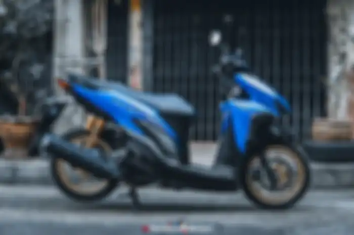 Modifikasi Honda Vario 150 pakai part mewah plus ubahan sokbreker belakang ganda.