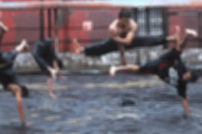 Foto terkini Iko Uwais ramai dibahas netizen lantaran mendapatkan kesempatan berlaga di film The Expendables 4, Gading Marten beri sindiran pedas.