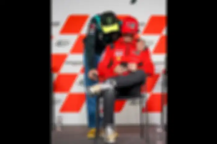 Gara-gara gak dengerin apa kata guru Valentino Rossi, Francesco Bagnaia gagal total di MotoGP Emilia Romagna 2021