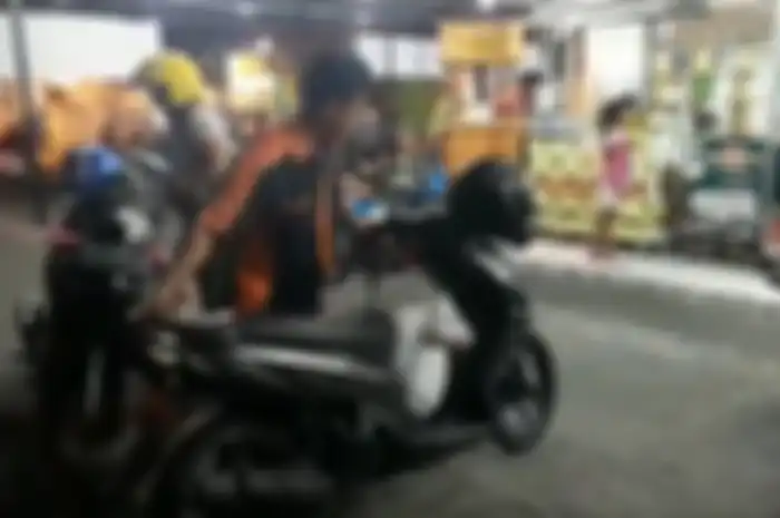 Valet parkir motor Mas Nyono istimewa manjakan pemotor, dijamin nyaman dan murah bro.