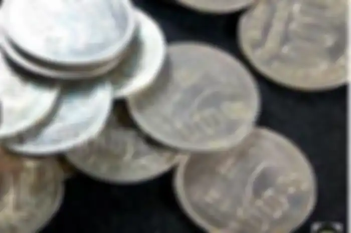 Uang logam atau uang koin Rp 100